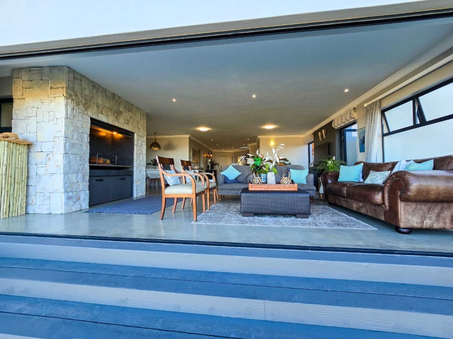 2 Bedroom Property for Sale in Stilbaai Oos Western Cape